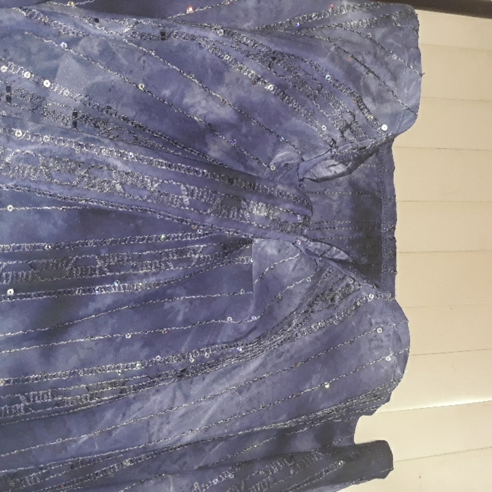 Sequined blue blouse - Picture 2 of 5